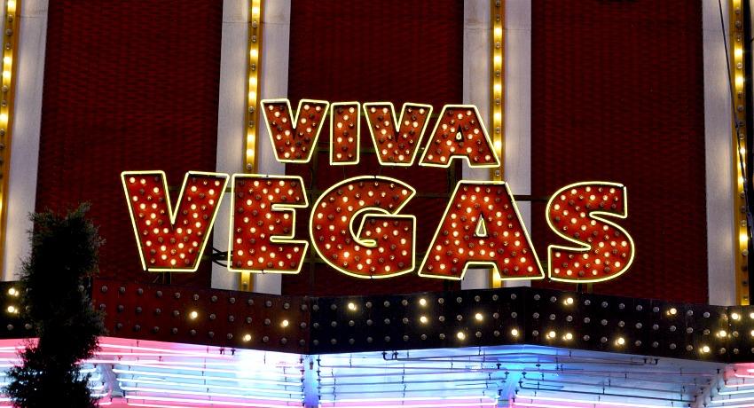 How to visit Vegas alone as a solo traveller.